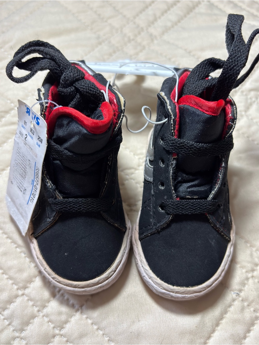 Koala Kids size 2 High-Top Sneakers